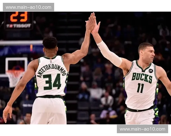 雄鹿近期四战三负 里弗斯教练的防守调校面临严峻考验