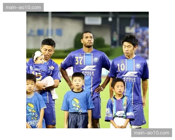 町田泽维亚前锋特特延吉梅开二度 与莱莫斯并列评分榜首